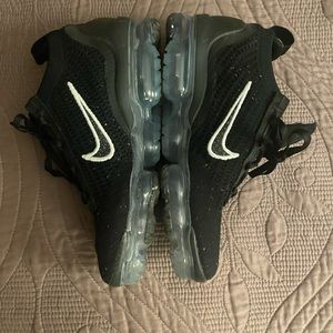 Nike Air Vapormax 2021 fk black woman size 7